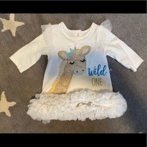Adorable giraffe ruffle shirt